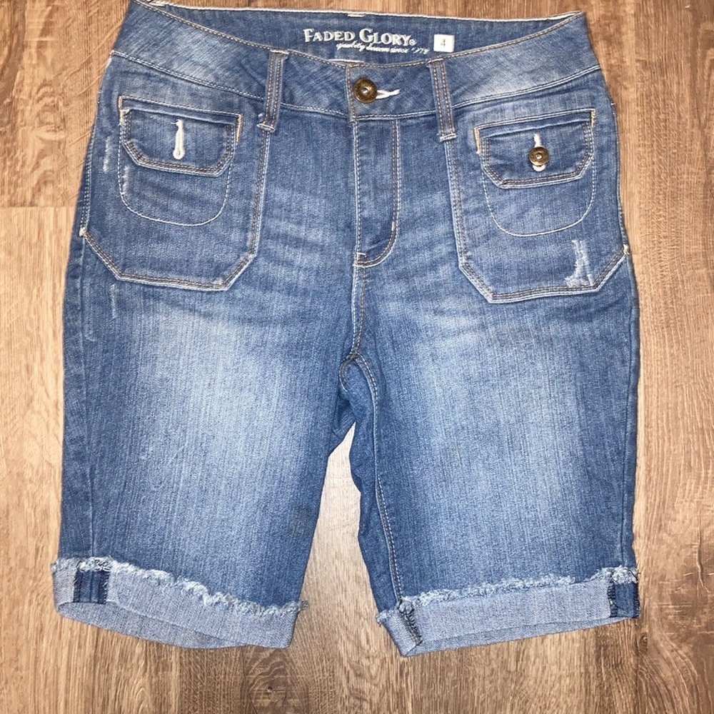 Medium Blue Cuffed Jean / Denim Capris